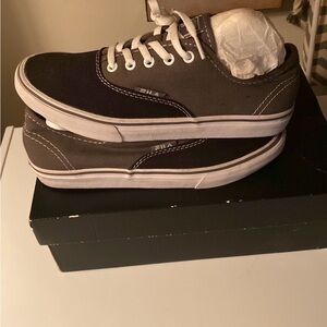Fila Men's Black and White Sneakers